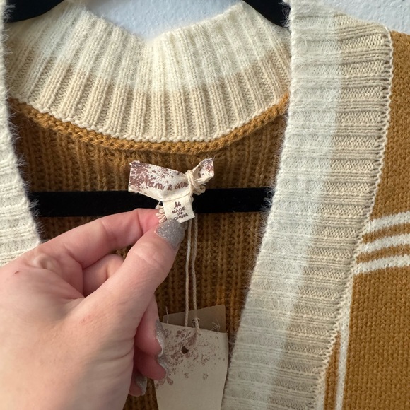 Hem & Thread Tan and Cream Plaid Cardigan - Picture 2 of 3